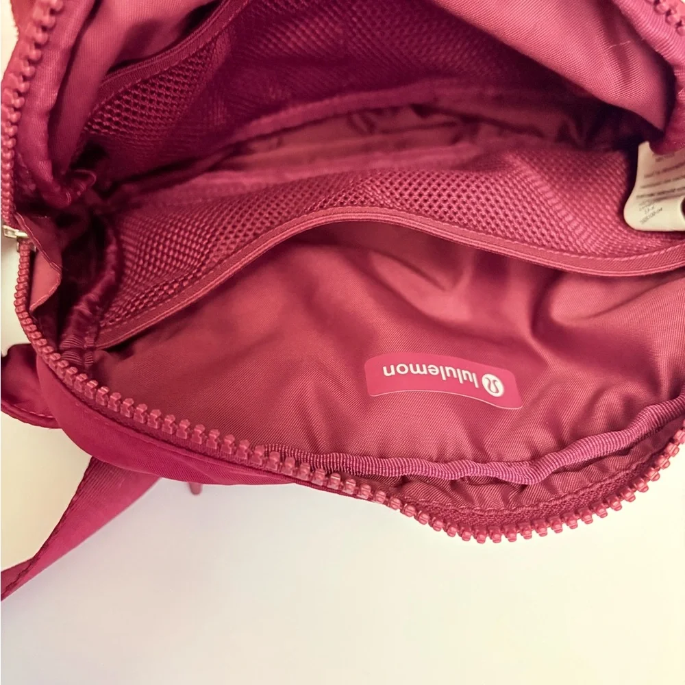 Lululemon wine burgundy  Belt Bag - Picture 3 of 3